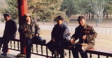 Kinesiske spillemænd underholder i parken