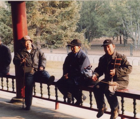 Kinesiske spillemænd underholder i parken